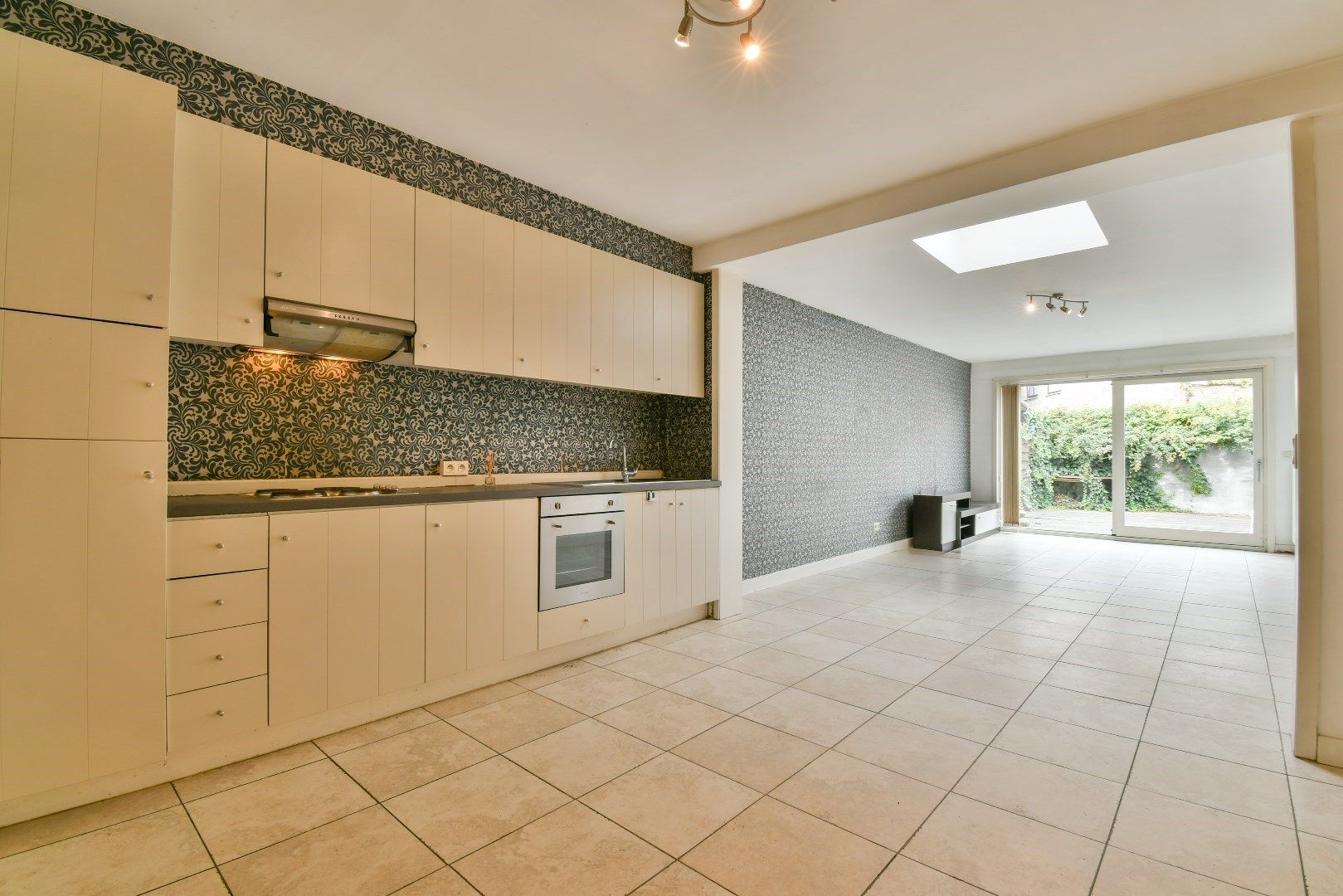 Gezellige instapklare woning in het hartje van Roeselare! foto {{pictureIndex}}