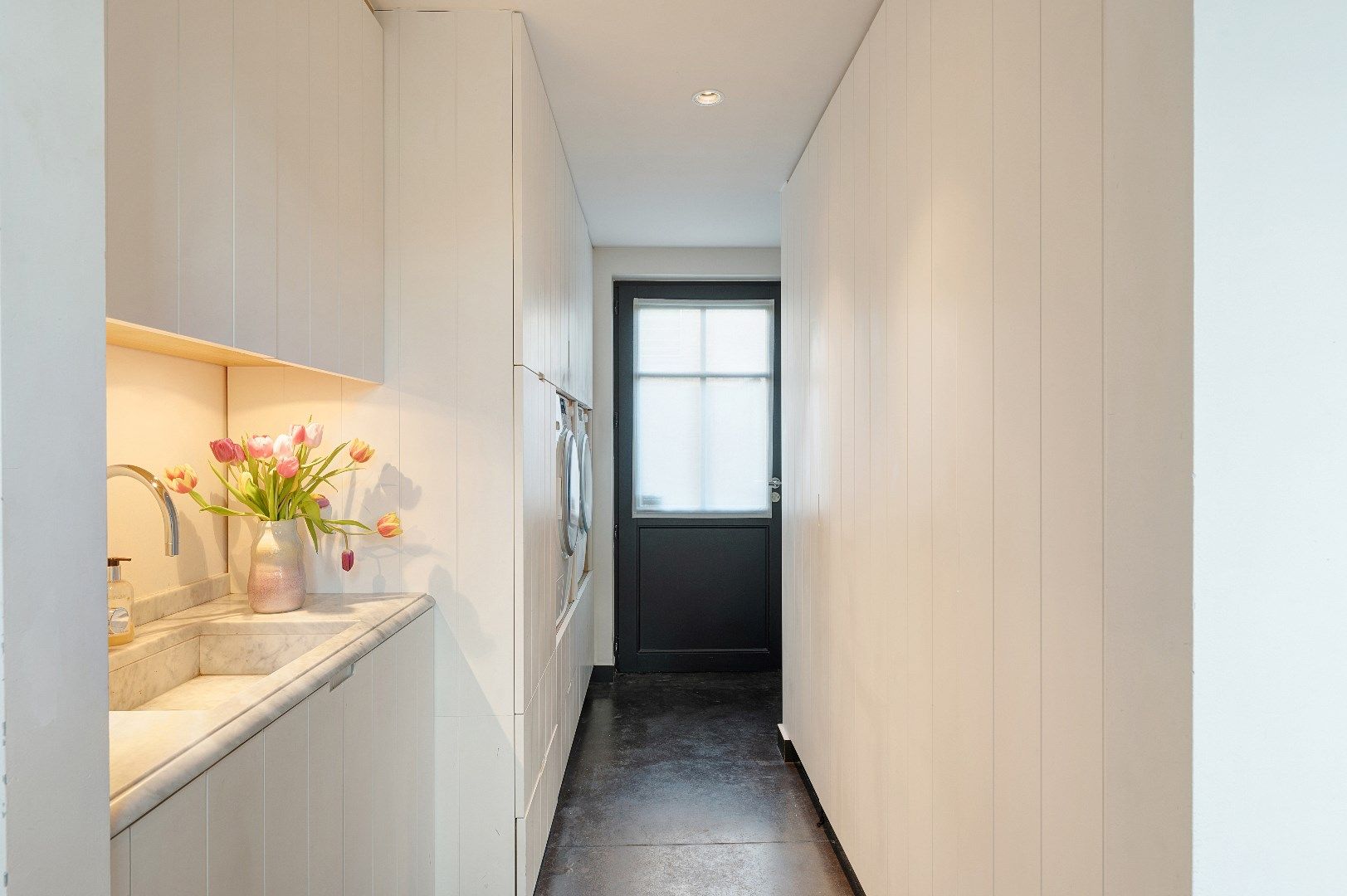 Luxueus afgewerkte villa met  buitenzwembad. foto 12