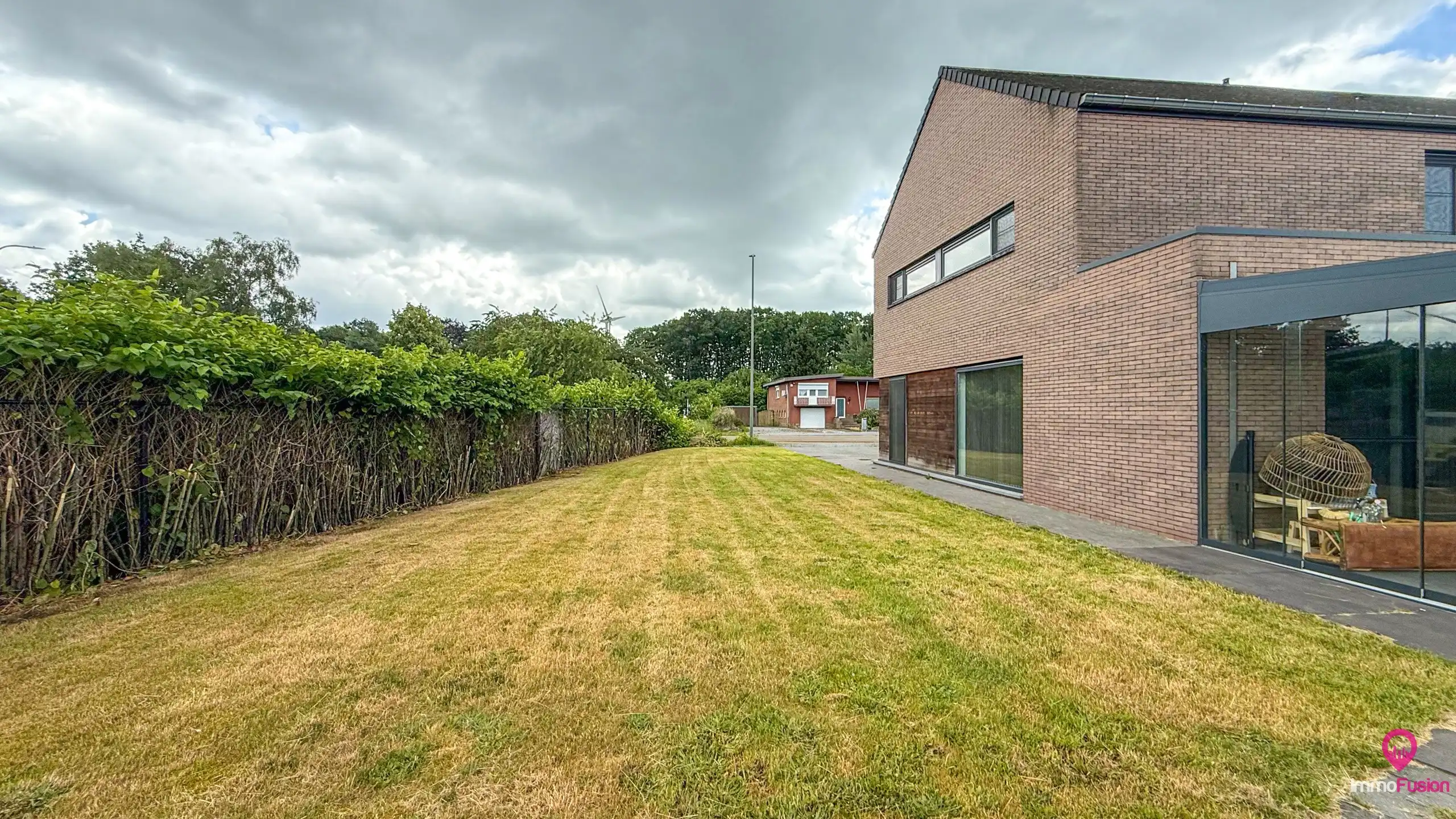 Recente halfopen woning met 3slpks, veranda en ruime tuin! foto 38