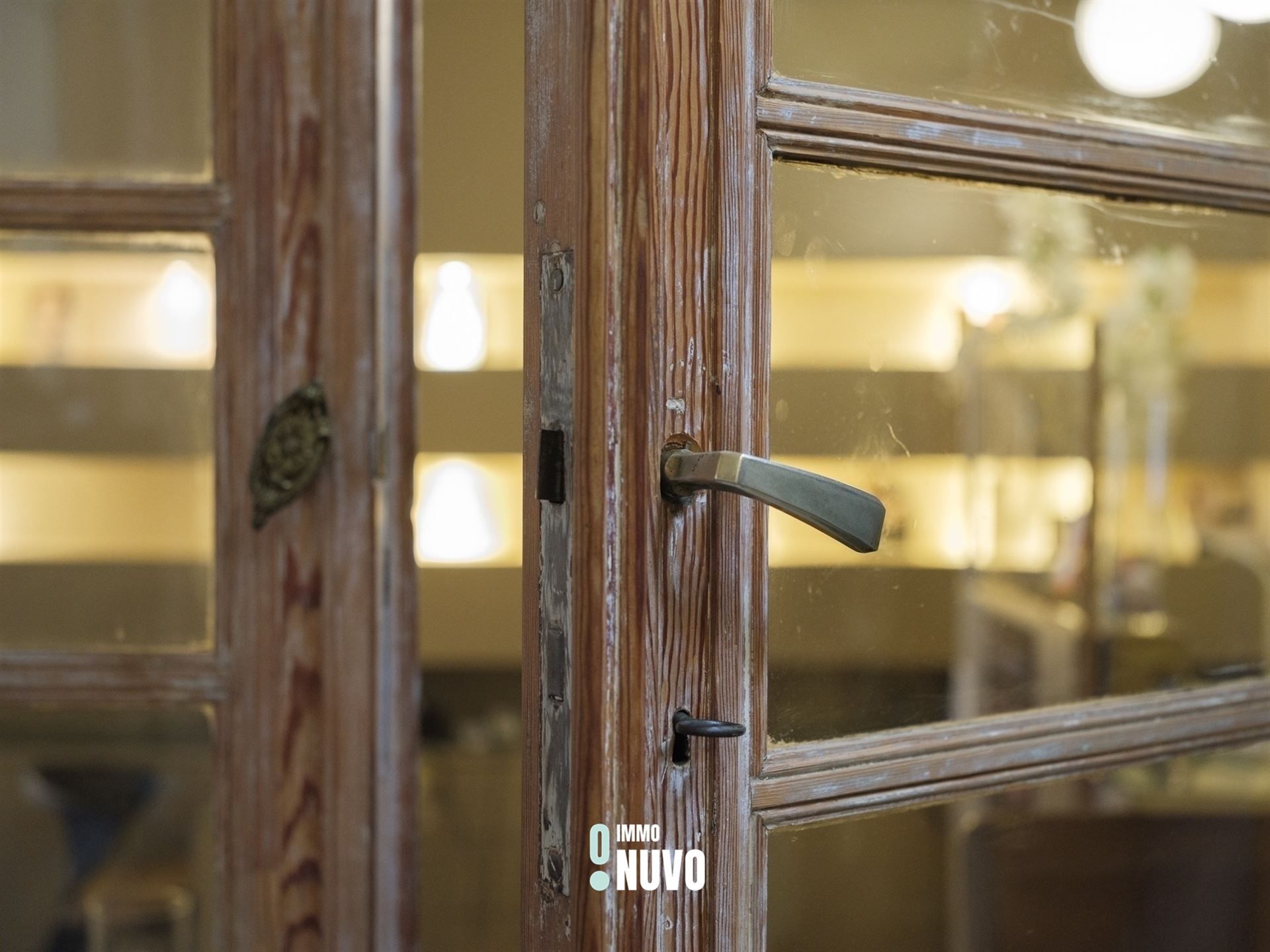 Exclusief herenhuis met handelspand op toplocatie te Aalst foto 6