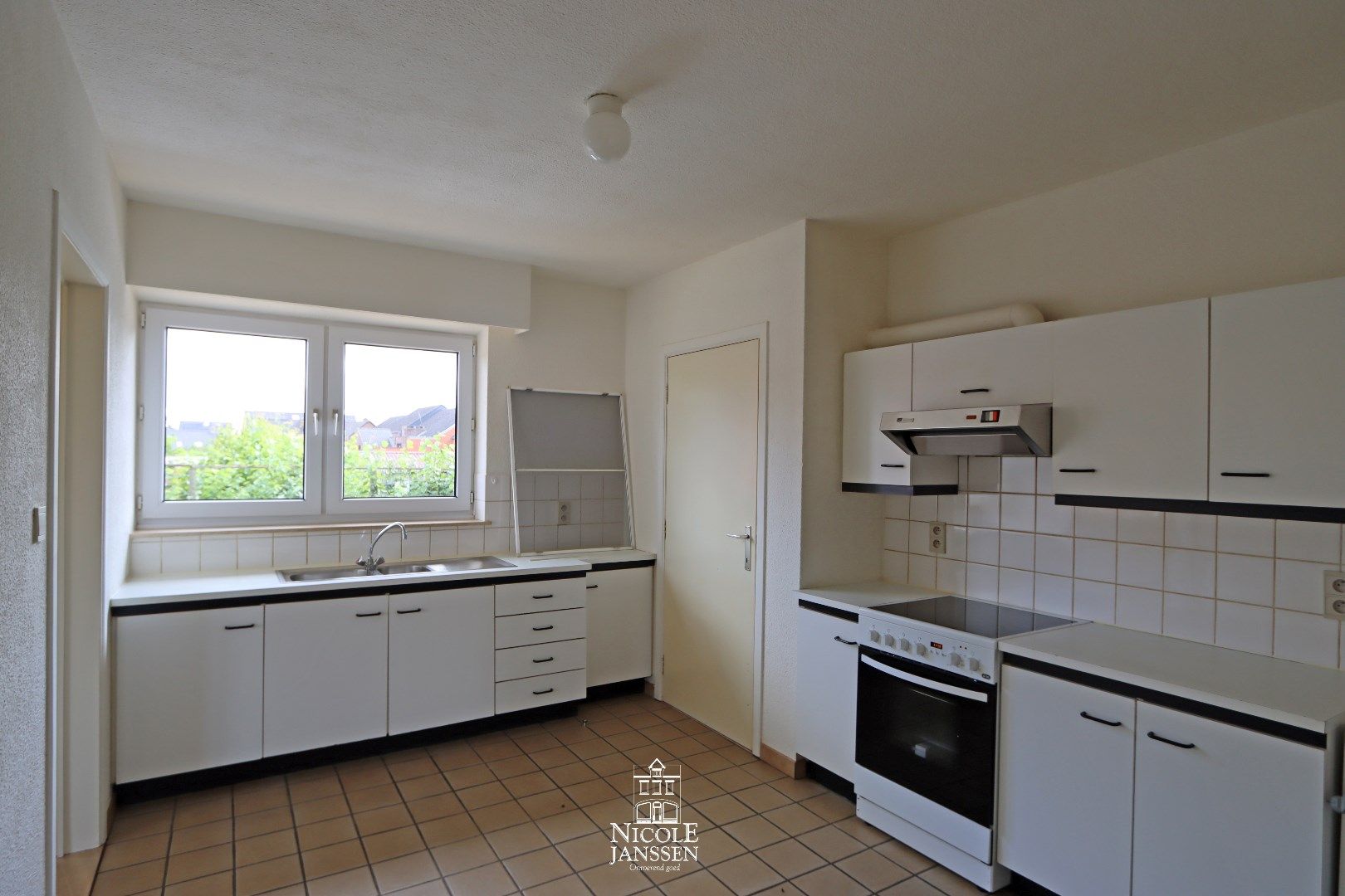 Ruim appartement met twee slaapkamers in een rustige omgeving foto 5