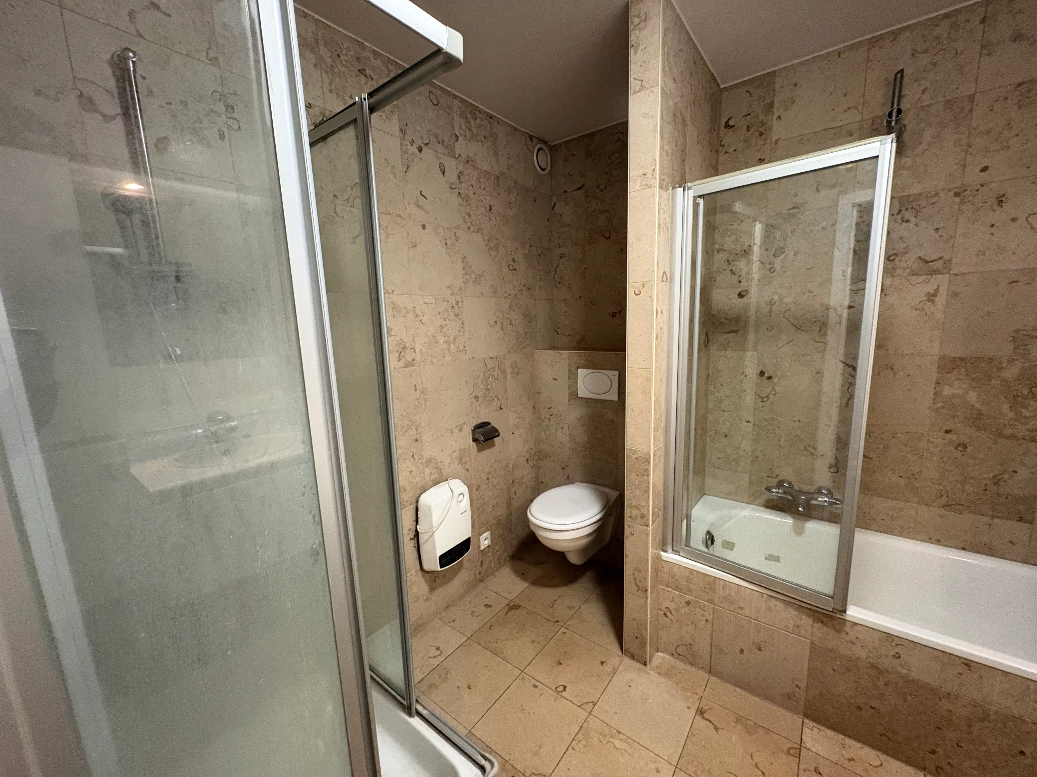 Heel ruim appartement met drie slaapkamers en twee terrassen te Zeebrugge. Mooi uitzicht op de Haven. foto 12