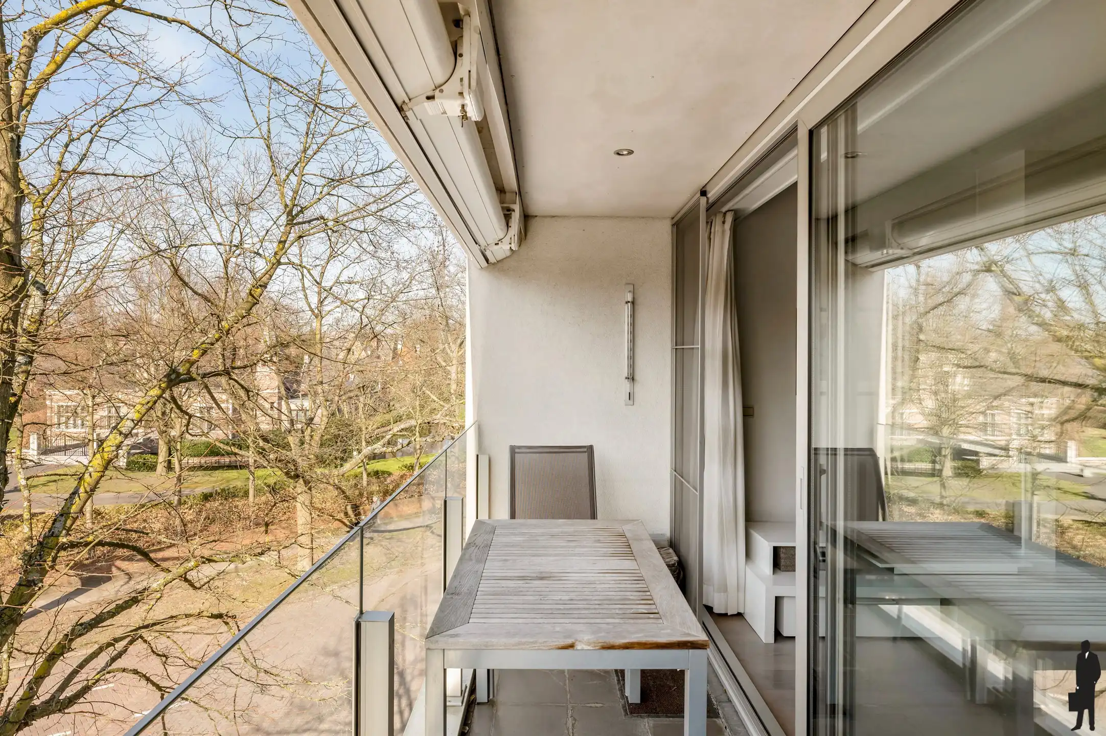 Dit lichtrijke en instapklare appartement combineert comfort, ruimte en een warme uitstraling op een uitstekende ligging. foto 9