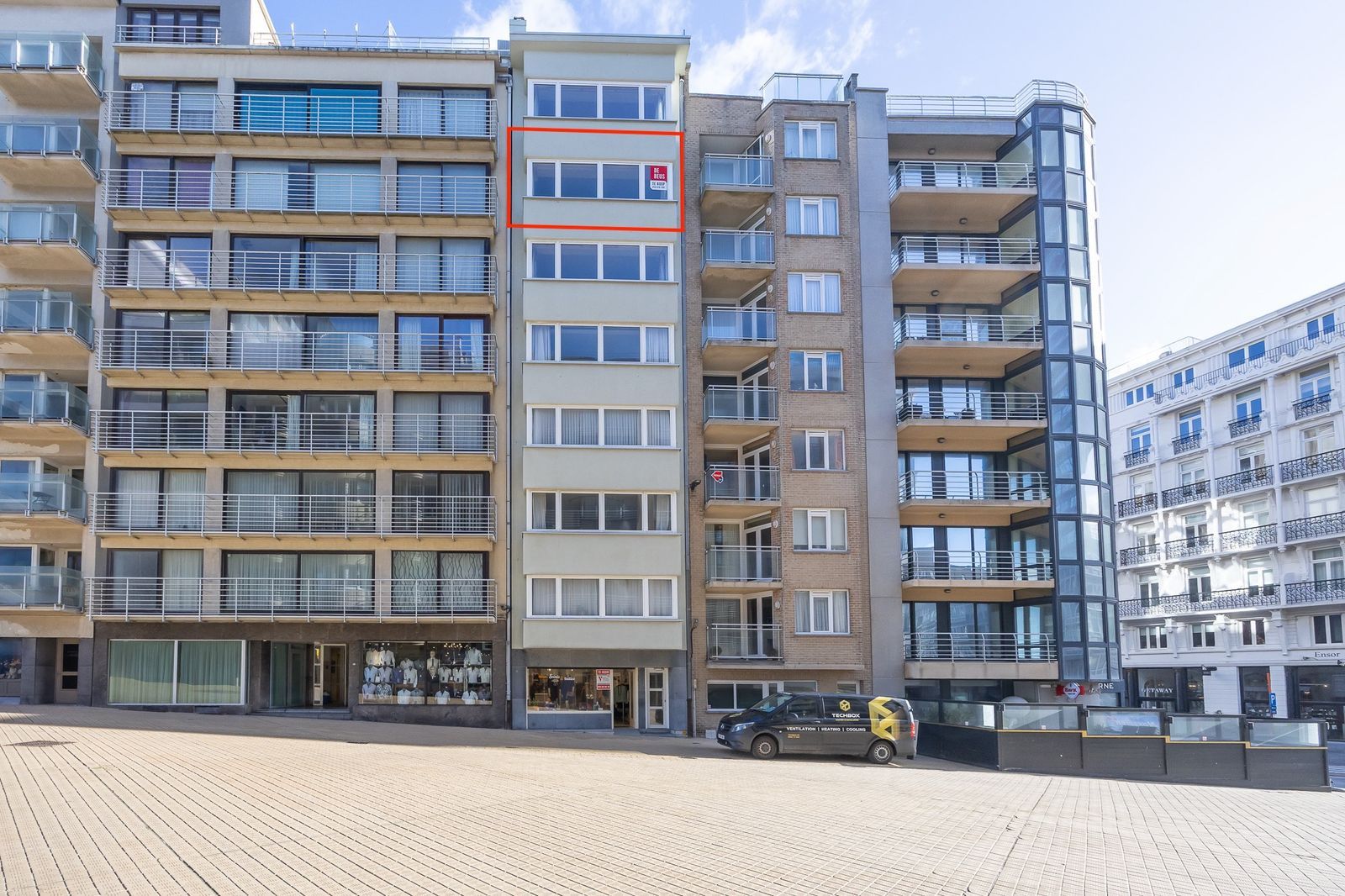 Subliem appartement met lateraal zeezicht en 2 volwaardige slaapkamers in hartje centrum foto 13