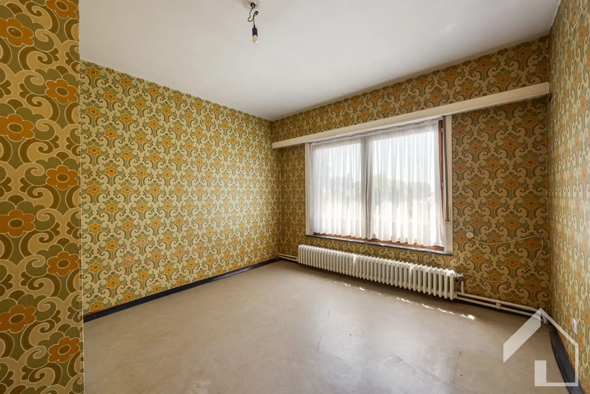 Ruime te renoveren gezinswoning met veel potentieel foto 35