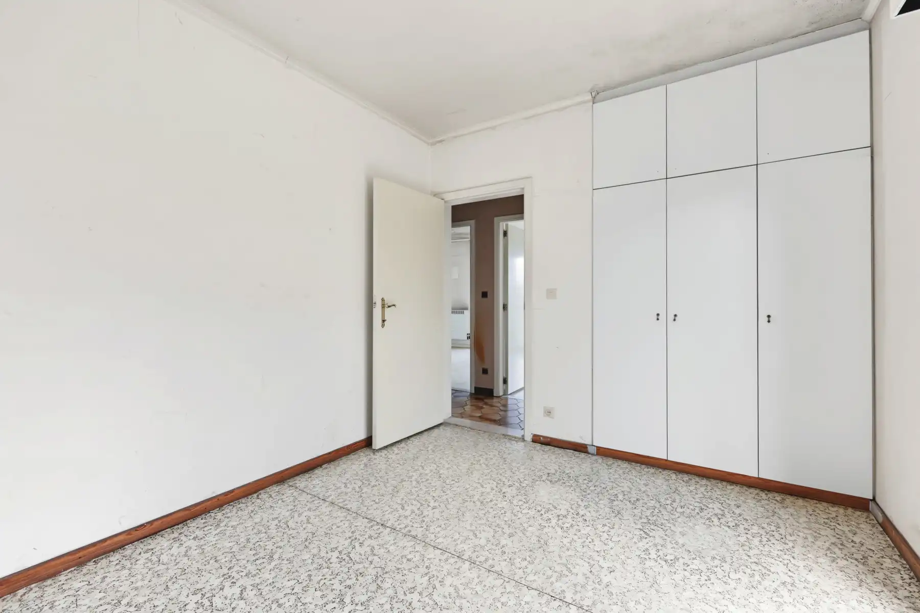 Te renoveren laagbouwwoning op een zonrijk perceel van ca 1.063m² op wandelafstand van het centrum van Rijkevorsel. foto 11