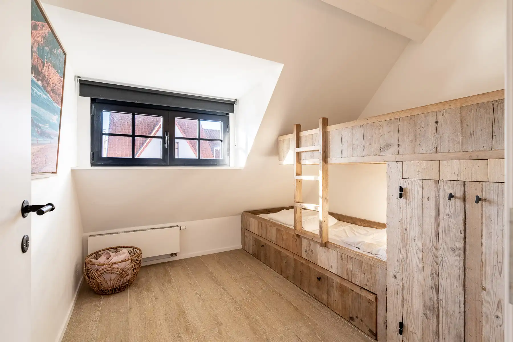 Instapklare, gemeubelde rijwoning met 5 slaapkamers en tuin – hartje Oud-Knokke foto 17