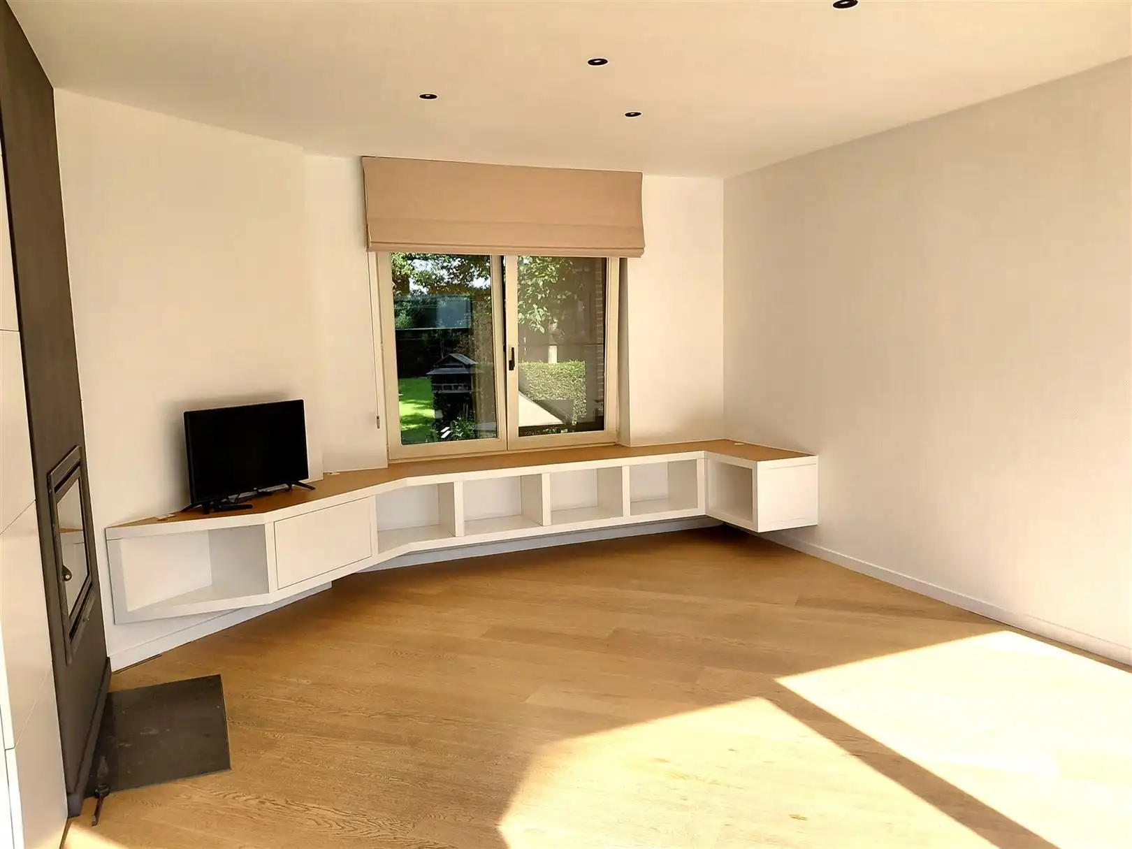 TE HUUR: Unieke woning met 3 slaapkamers en prachtige tuin te Houthalen! foto 9