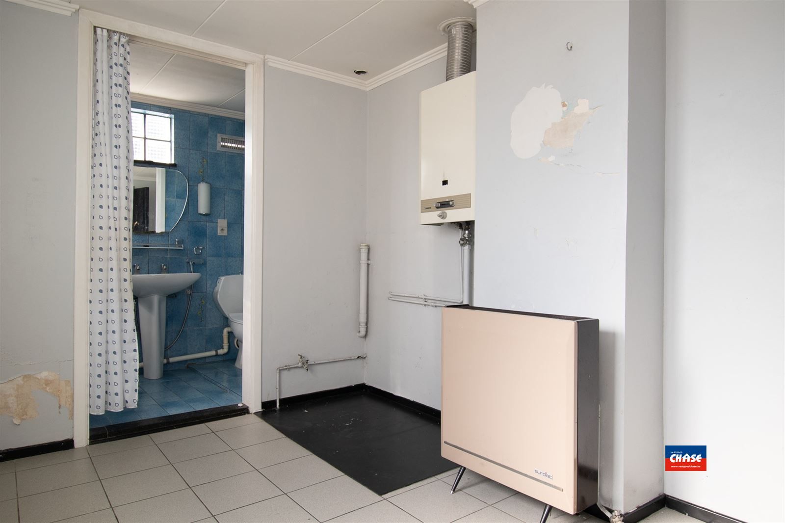 Te renoveren woning met 2 slpks en tuin foto 15