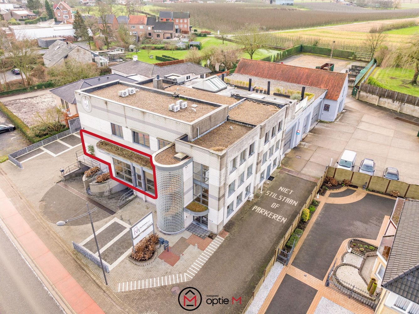 Gebouw met 3 appartementen, 2 kantoren & werkplaats in Bilzen foto 25