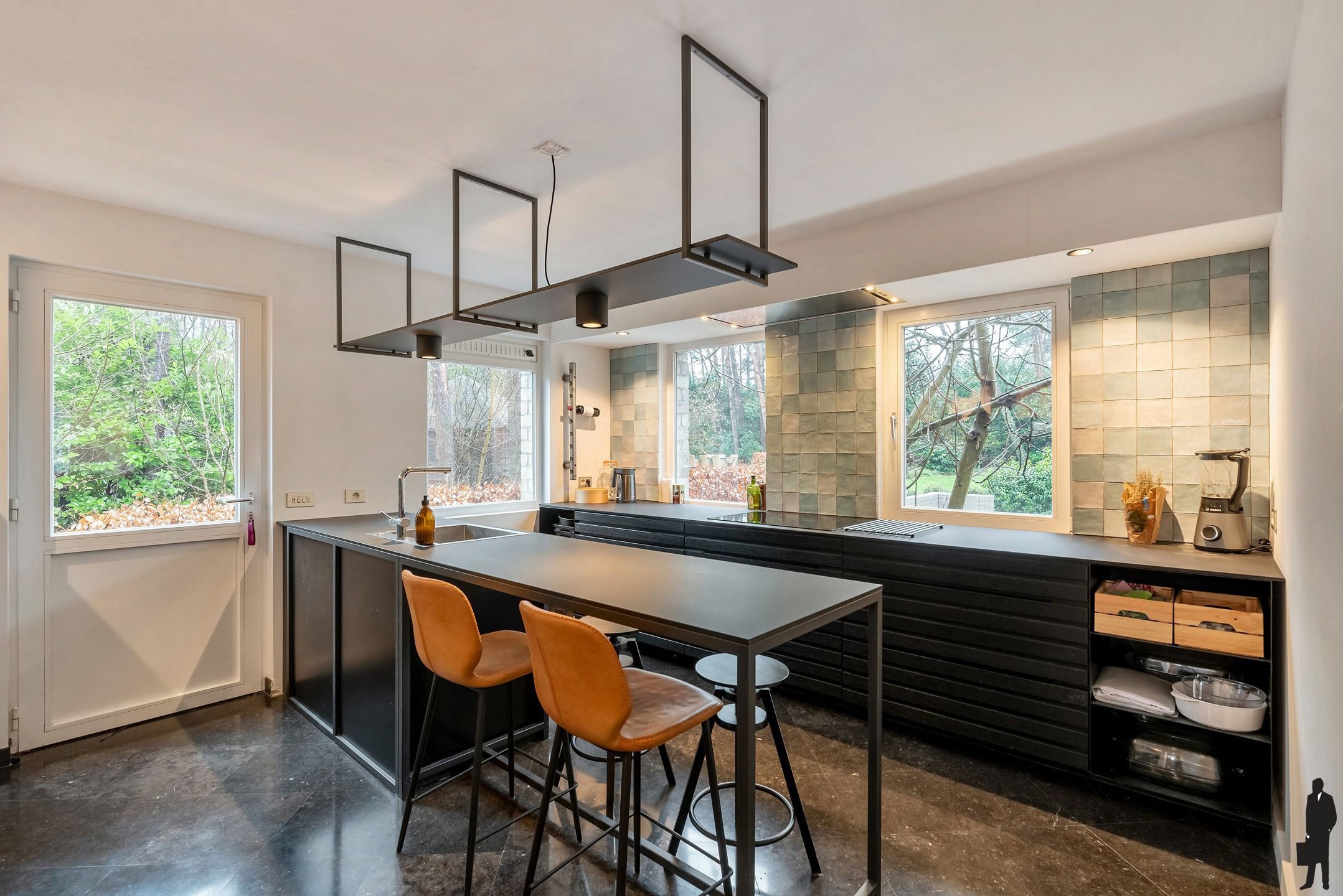 Woning met zwembad op zuidgericht perceel van ca. 2145 m² foto 11