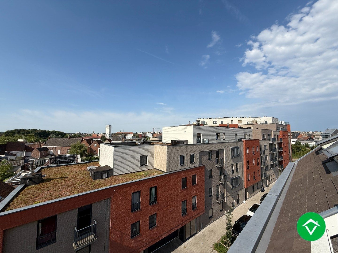 Prachtig dakappartement met twee slaapkamers, garage en twee terrassen met fenomenaal uitzicht te Roeselare foto 12