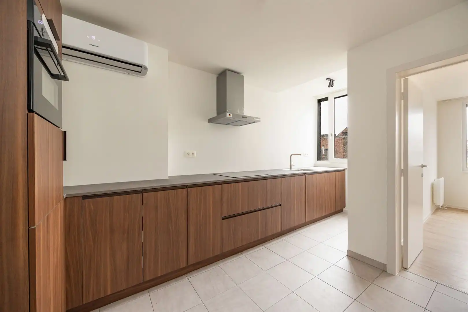 Gerenoveerd appartement in het hippe BOHO foto 8