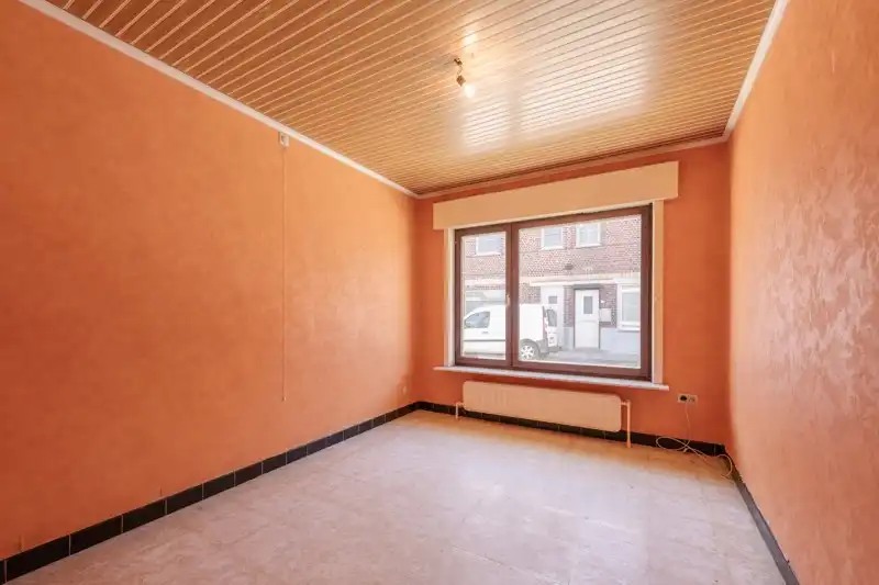 Alleenstaande gelijkvloerse woning met tuin, 3 slaapkamers en inpandige garage centrum wakken TE KOOP foto 14
