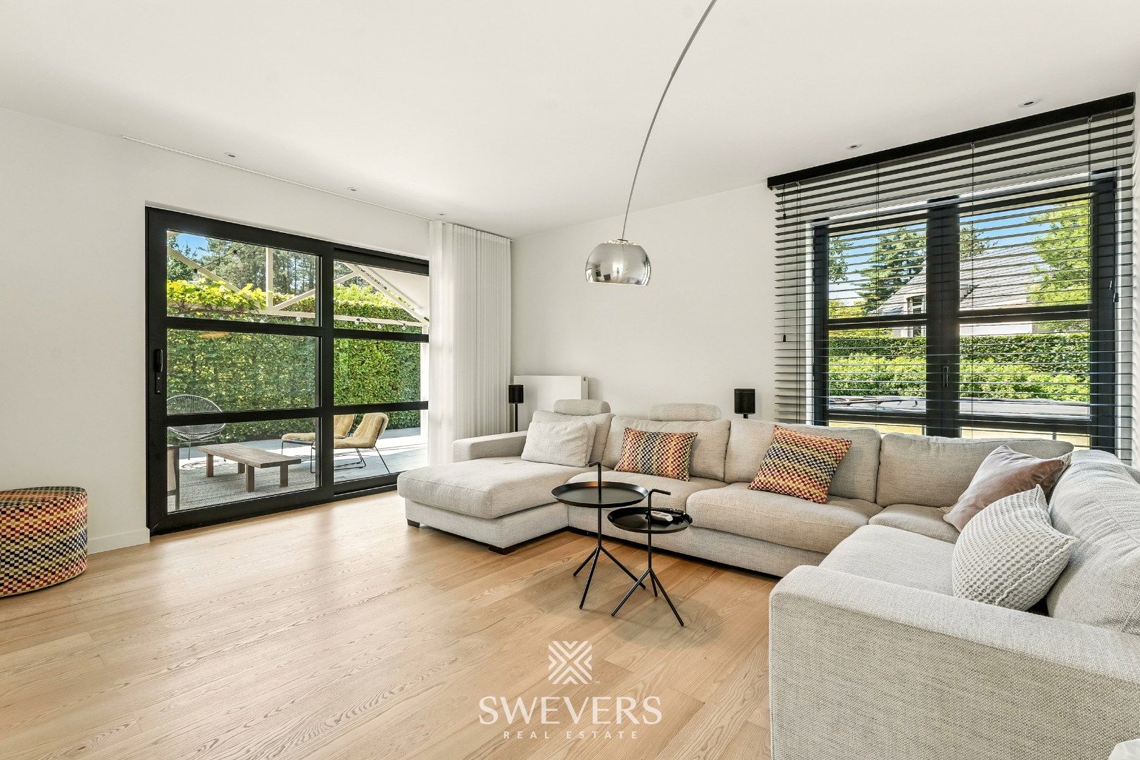 Ruime luxueuze villa met zwembad op prachtig perceel in residentiële wijk Kayenberg foto 3