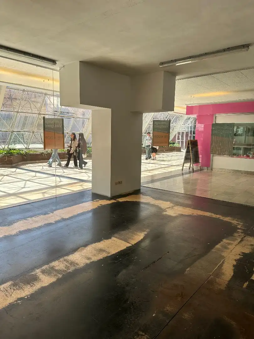 Commercieel uitstekend gelegen handelspand, 39m² foto 11