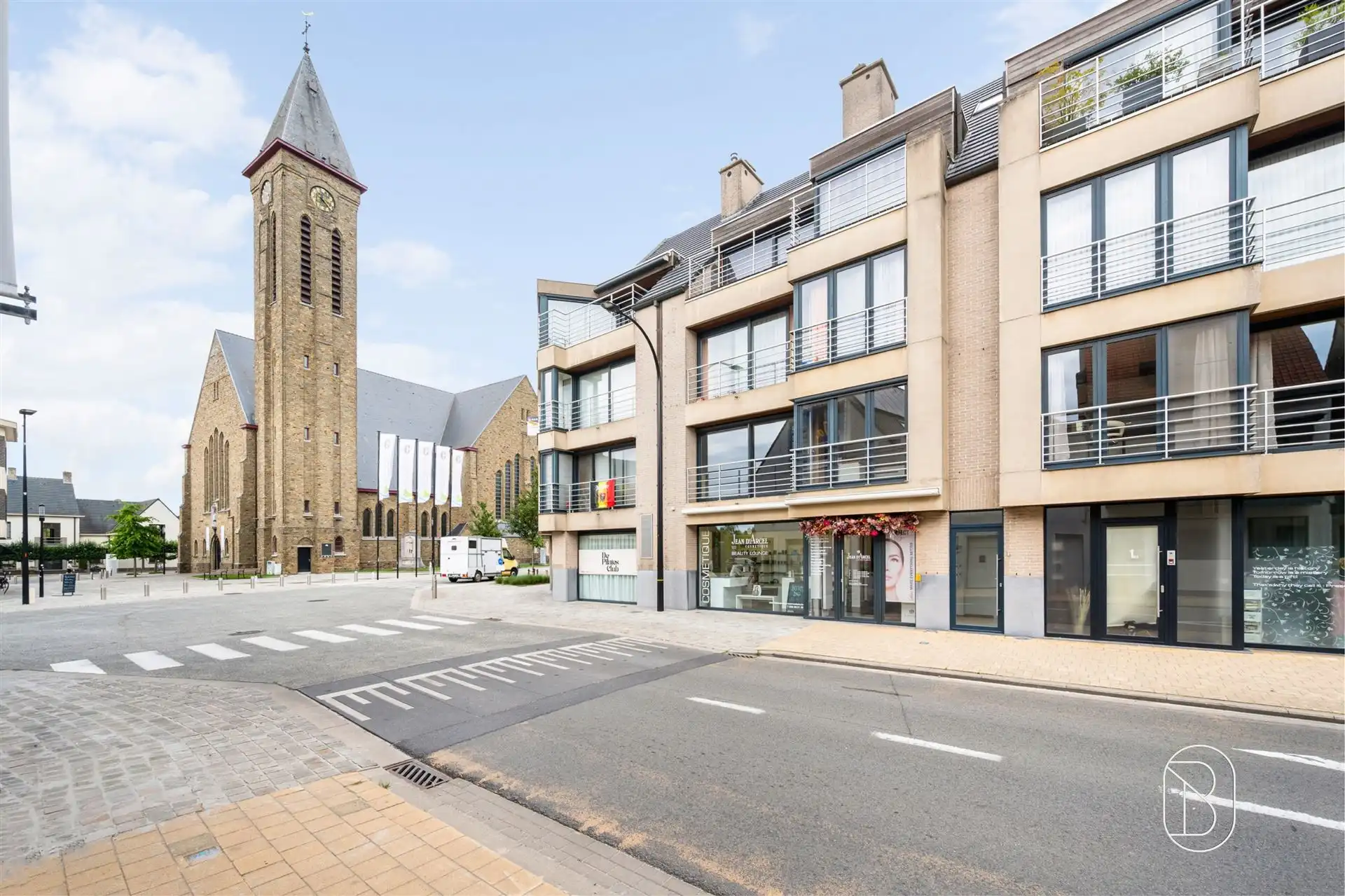 Ruim appartement met 2 slpk op topligging in Oostrozebeke foto 11