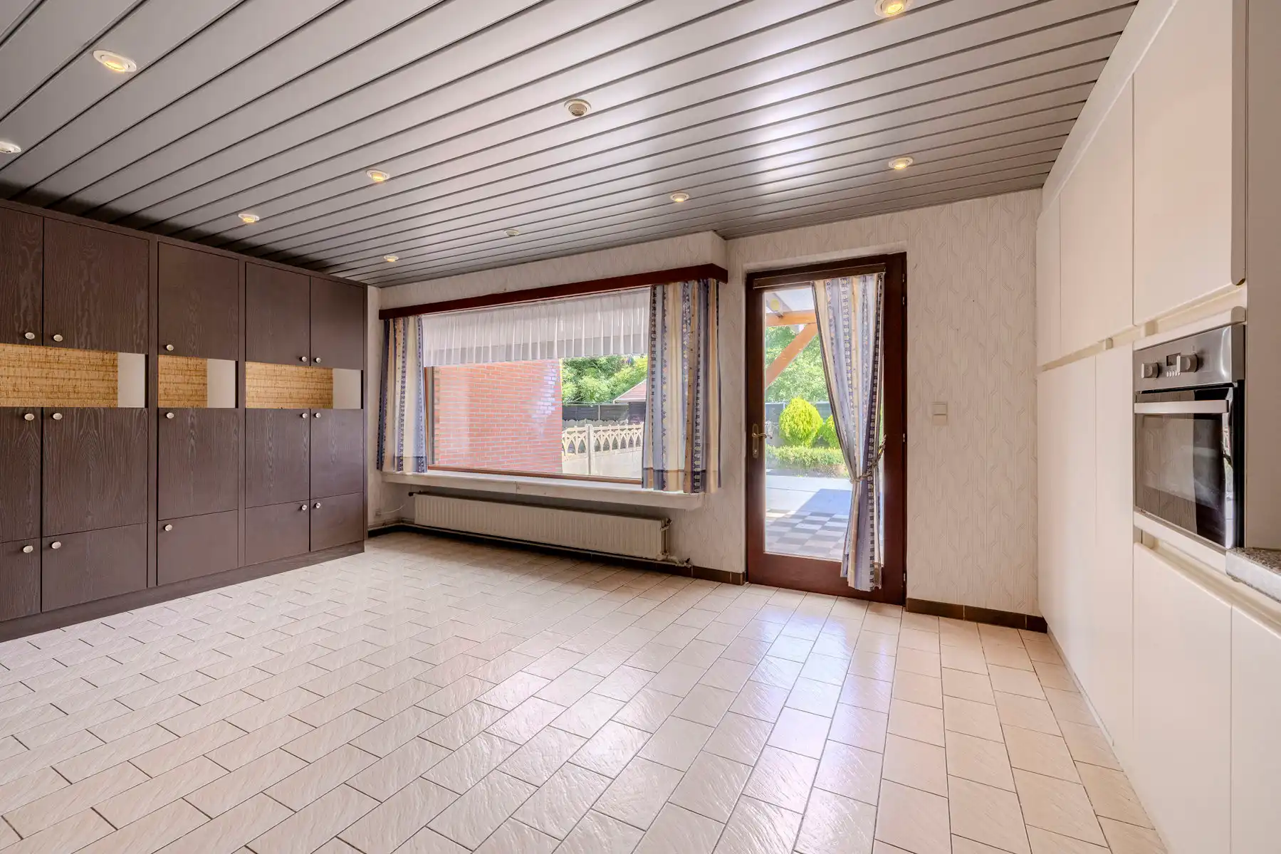Op te frissen woning met 3 slpks, garage en gezellige tuin foto 8