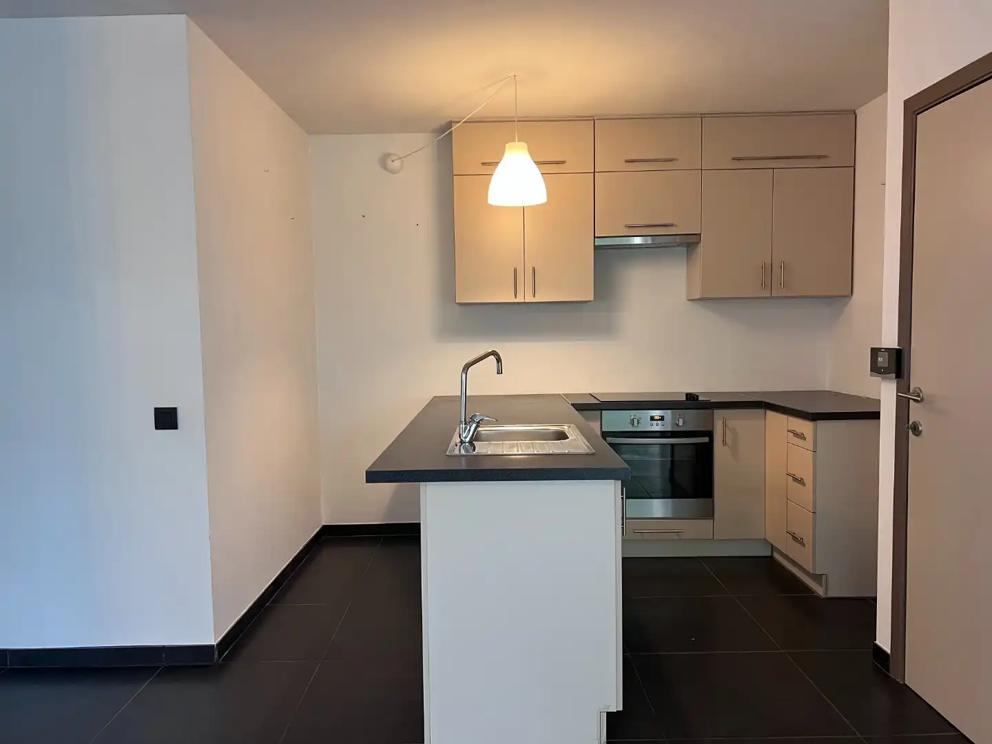 Lichtrijk appartement nabij dorpsplein Moerbeke foto 3