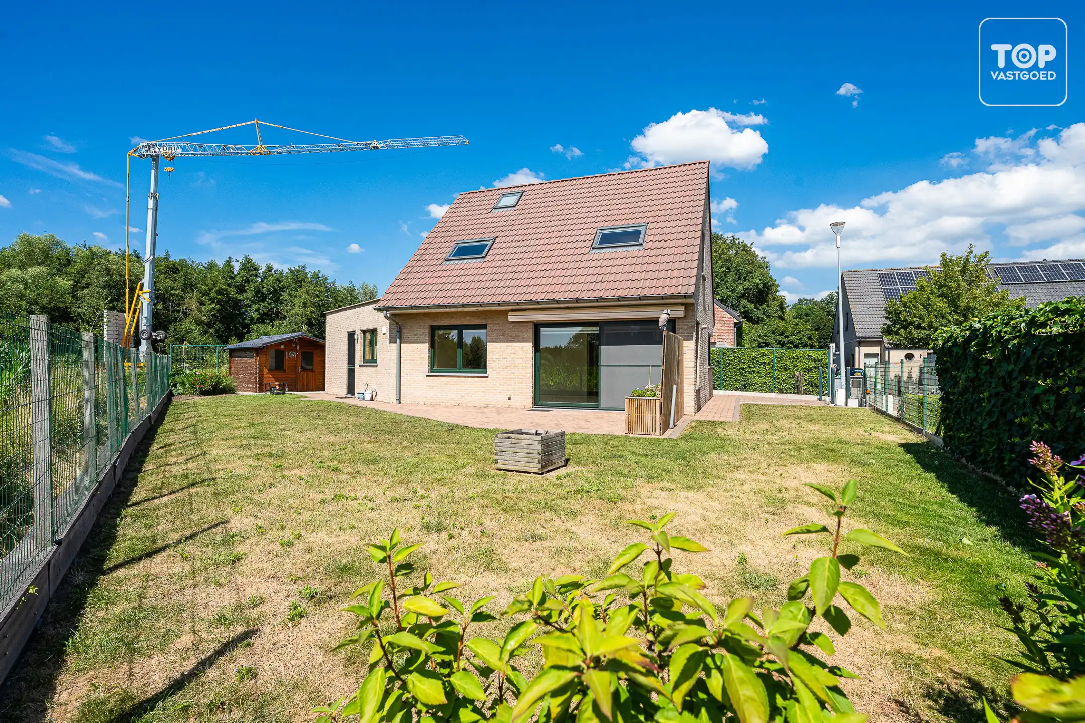 Rustig gelegen en energiezuinige woning met zonnige tuin foto {{pictureIndex}}