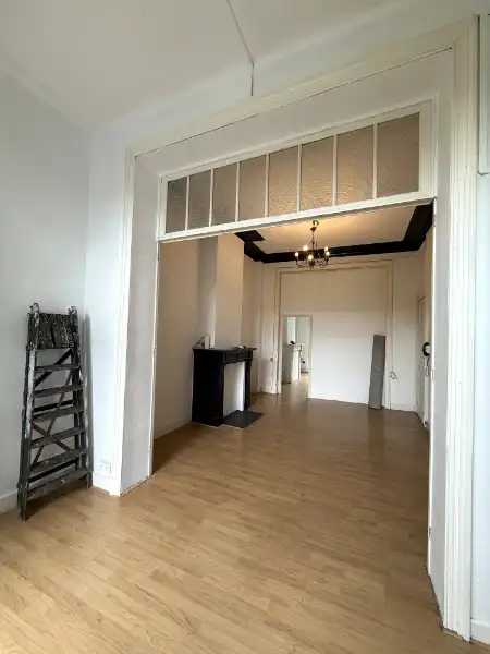 1-slaapkamerappartement in herenwoning vlakbij Sint-Pietersstation foto 4