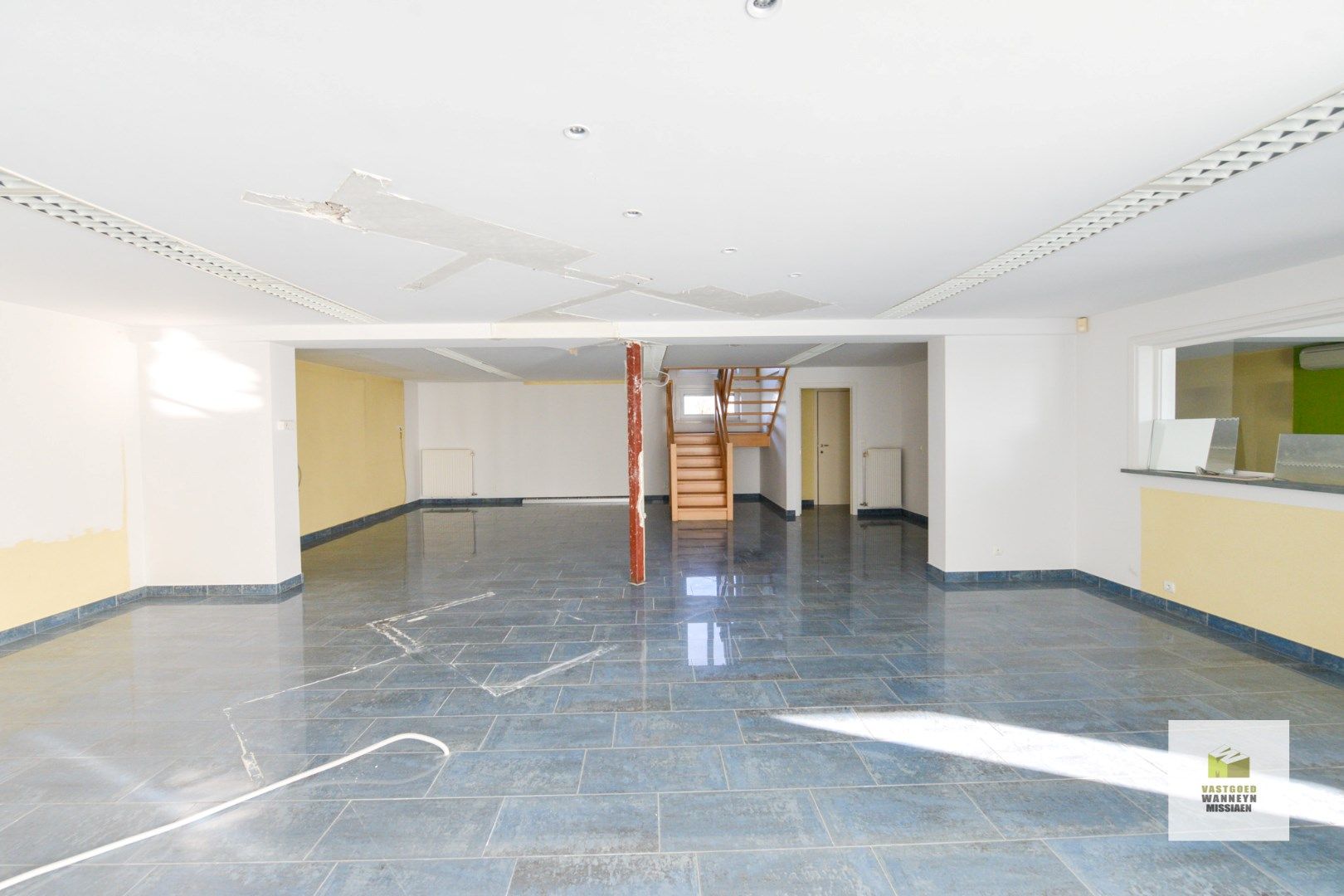Woonhuis met 4 slaapkamers en polyvalent bijgebouw foto 13