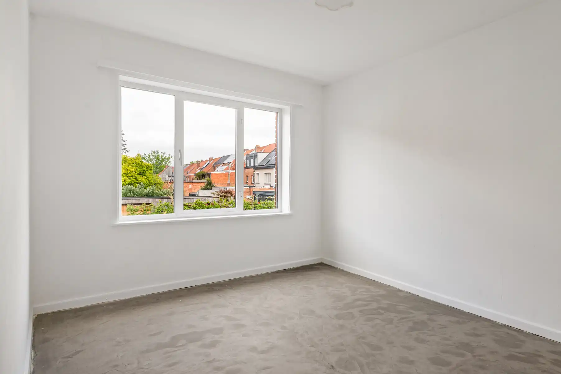 Perfecte starterswoning met tuin en verrassend veel ruimte! foto 10