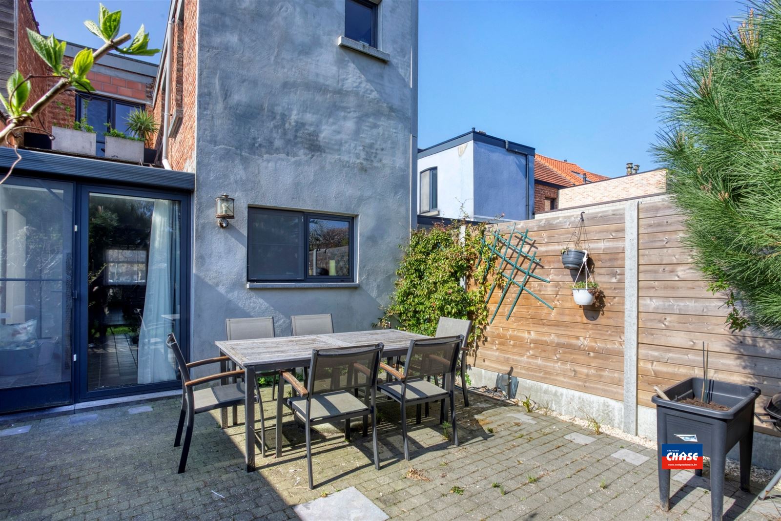 Recent gerenoveerde woning met 3 slaapkamers en tuin foto 9