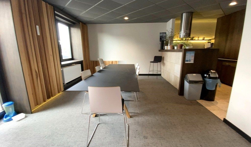 Ingedeeld kantoor te huur vlakbij het station Gent-Dampoort foto 10