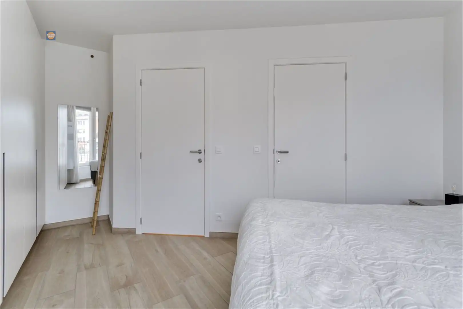 Modern en instapklaar appartement met 2 slaapkamers op absolute topligging foto 16