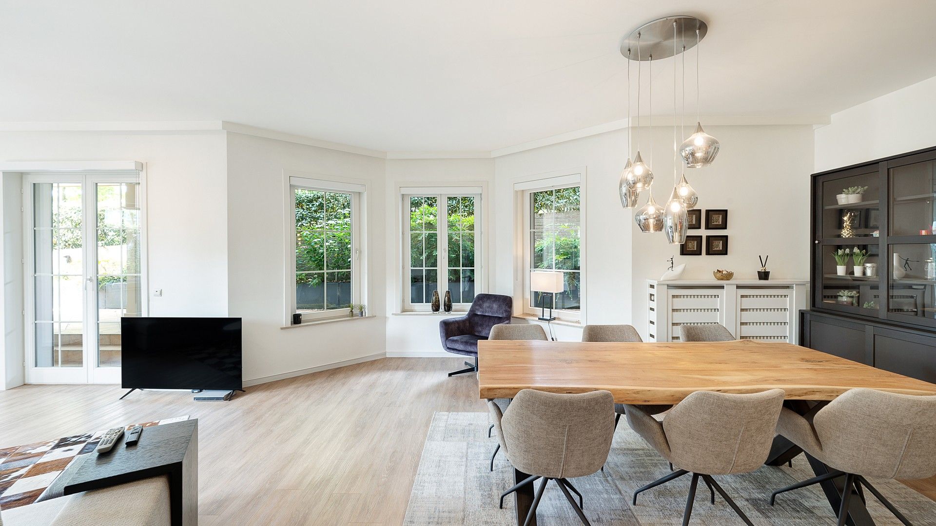 Heel ruim appartement van 165m² in de villaresidentie Elysée vlakbij het strand en het Albertplein, hartje Zoute. foto 6