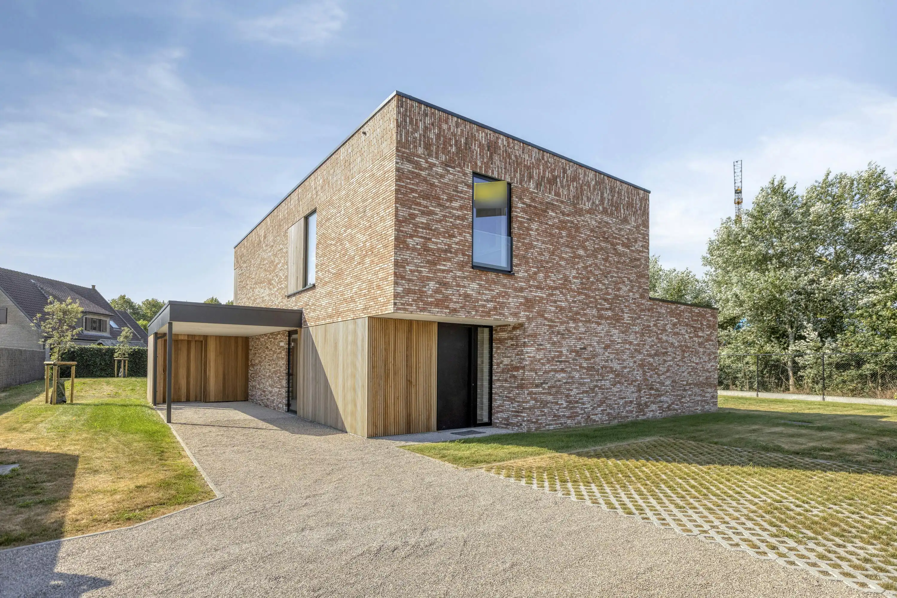 Nieuwbouwvilla met 4 slaapkamers op 1361m² grond foto {{pictureIndex}}