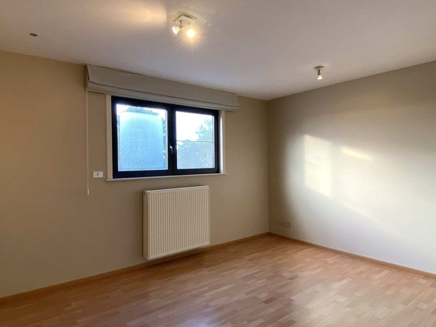 INSTAPKLARE CONCIËRGEWOONST MET TERRAS EN STAANPLAATS!! foto 16
