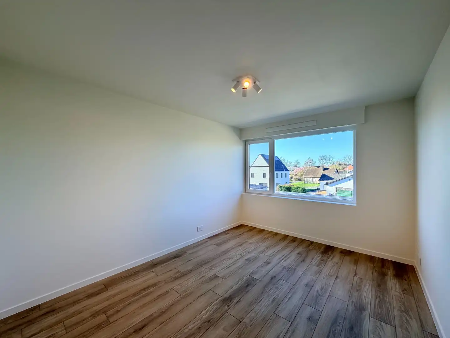 Recente nieuwbouwwoning in centrum Tielt! foto 13