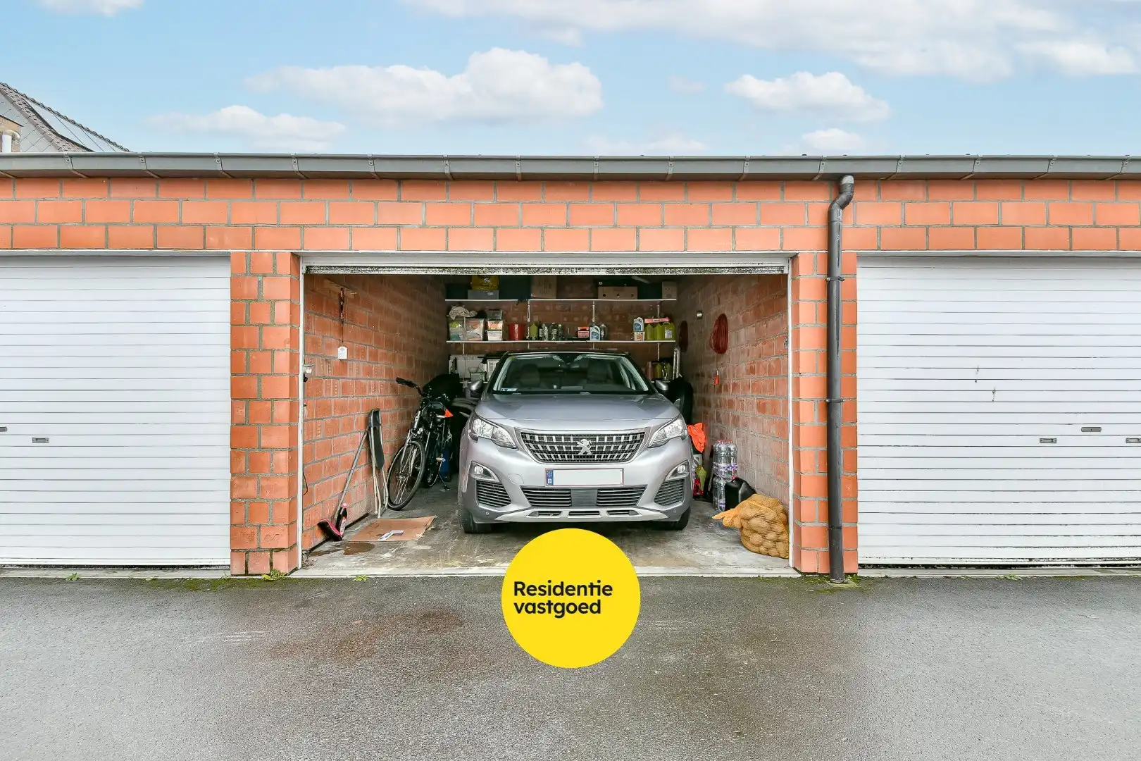 Opbrengsteigendom met 3 appartementen en 3 garages foto 30