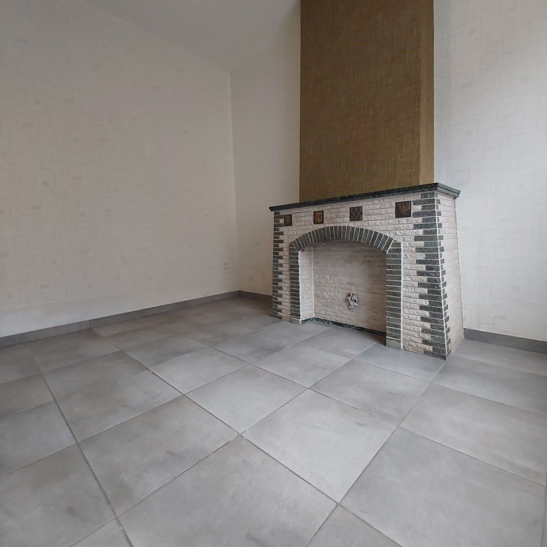 Gezellige woning met 4 slaapkamers - centrum Izegem. foto 2