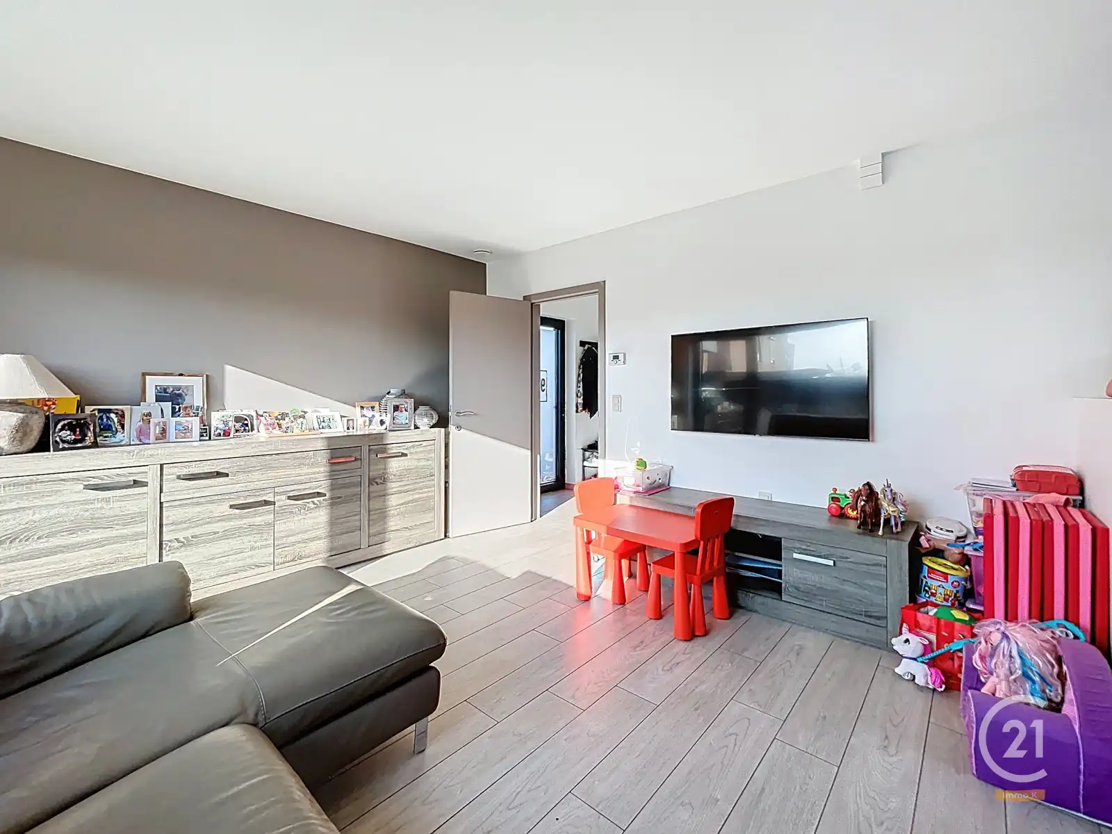 Recente en instapklare starterswoning in een rustige buurt. foto 4