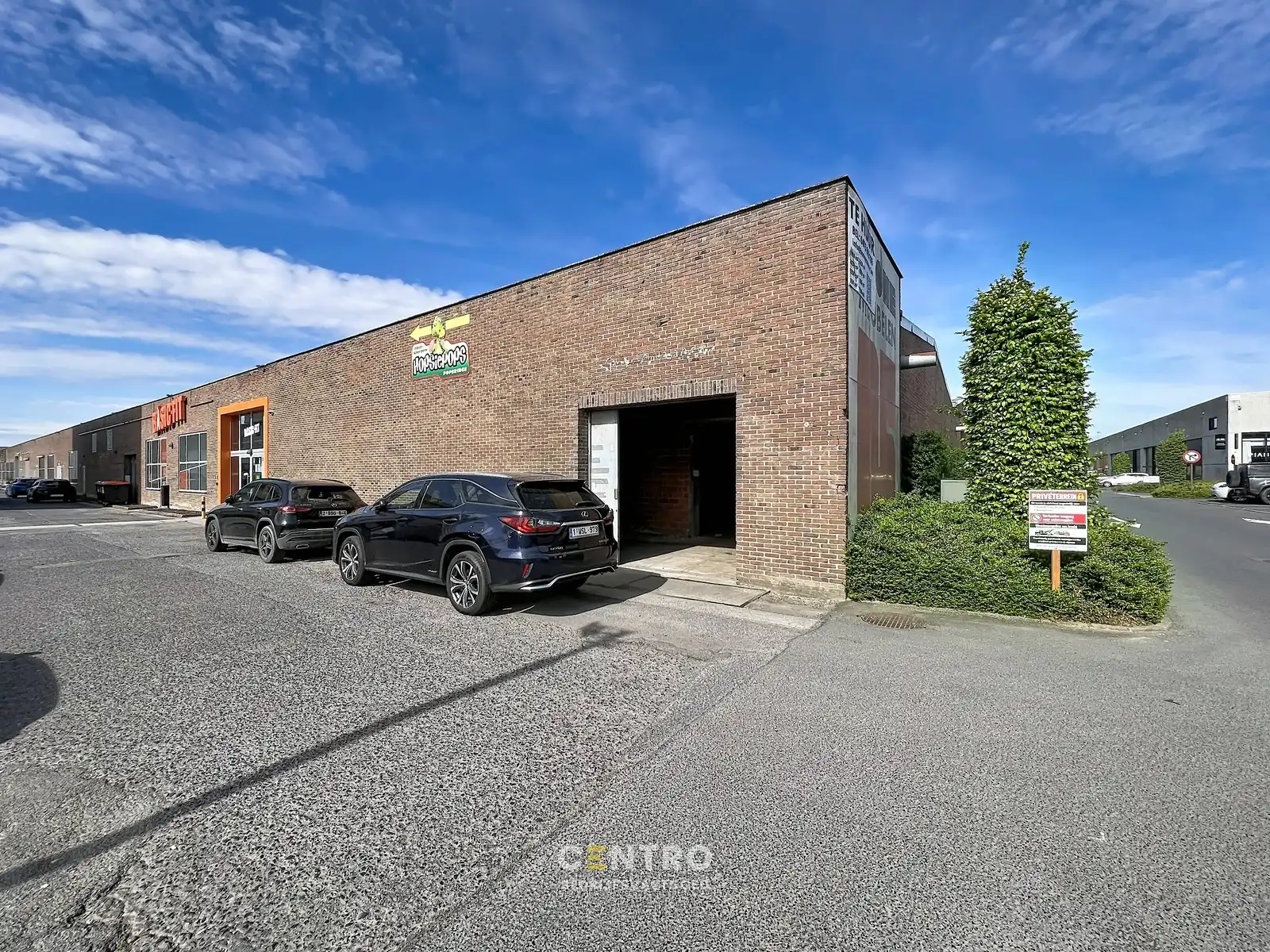 Baanwinkel voor bedrijf (productie, opslag, techniek, recreatie) met bijkomende verkoop naast Lecot, Basic-Fit, Hopsiepops, Eldi, Van Haaren,... vlak bij de RING aan de Poort tot Poperinge ! foto 11