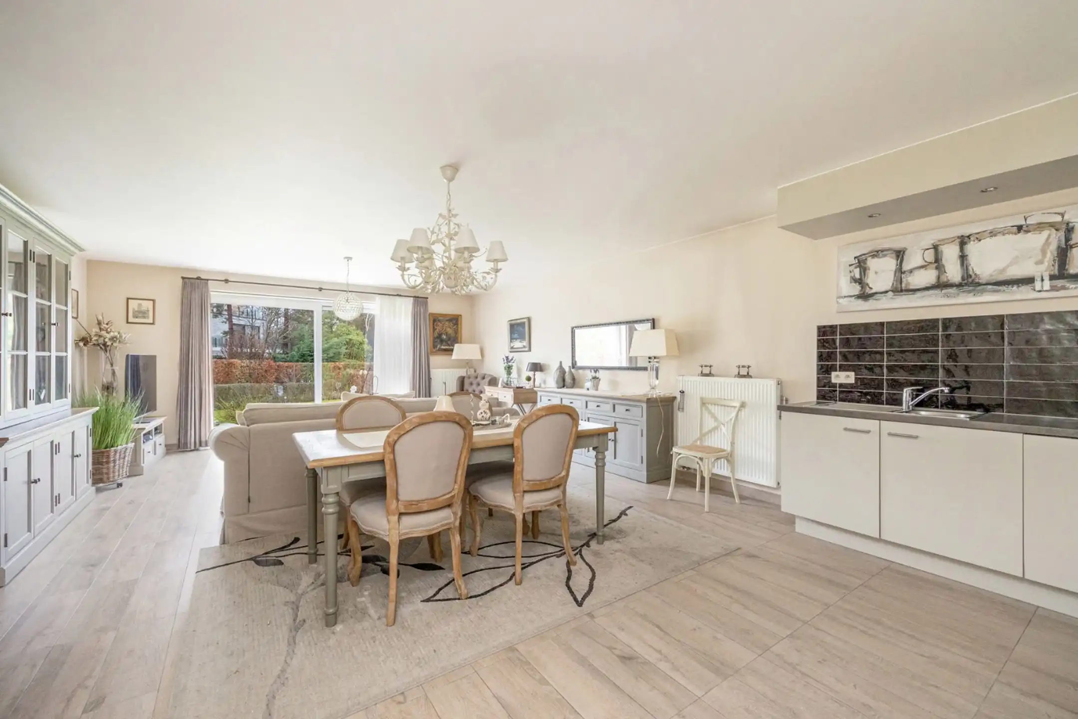 Gelijkvloers appartement met één slaapkamer foto 6