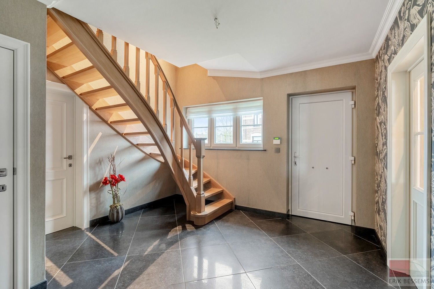 Deze ruime landelijk gelegen woning, met een woonoppervlakte van circa 287 m² en gelegen op een perceel van 3969 m², is voorzien van alle moderne comfort. foto 15
