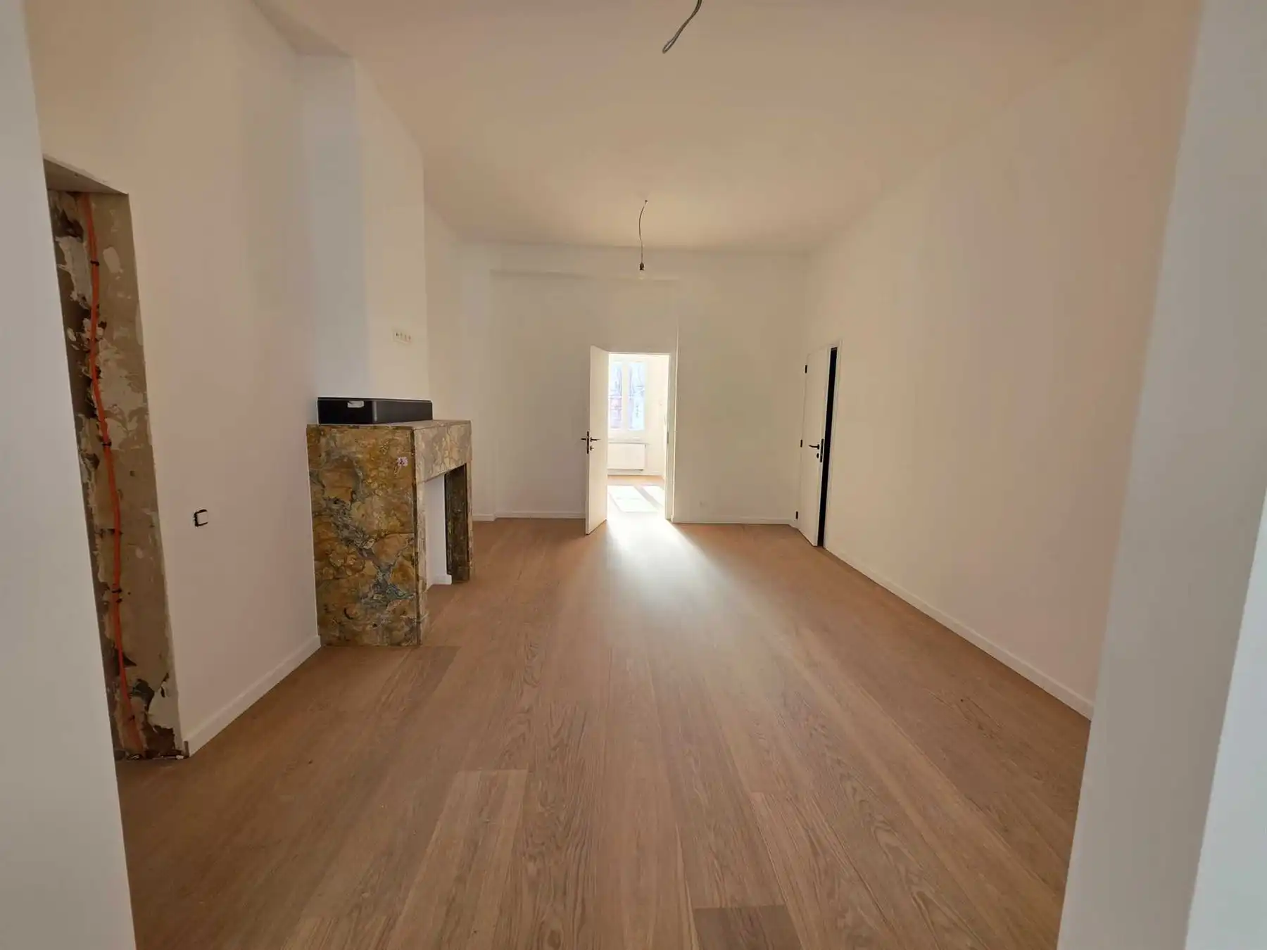 Volledig gerenoveerd appartement van 71 m² met 1 slaapkamer nabij Zurenborg foto 5
