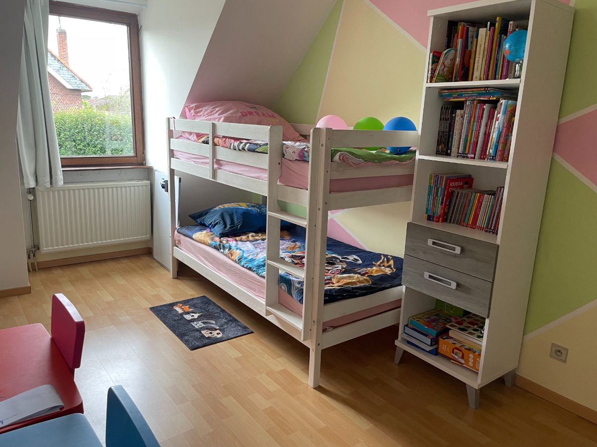 EENGEZINSWONING + garage & tuin foto 13