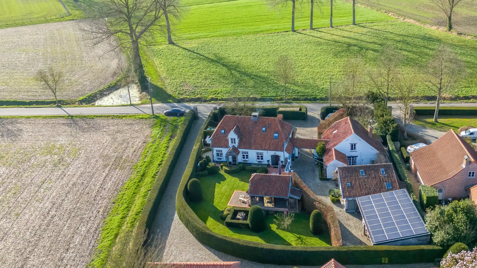 Exclusief landgoed met twee unieke landhuizen in het landelijke Temse foto {{pictureIndex}}