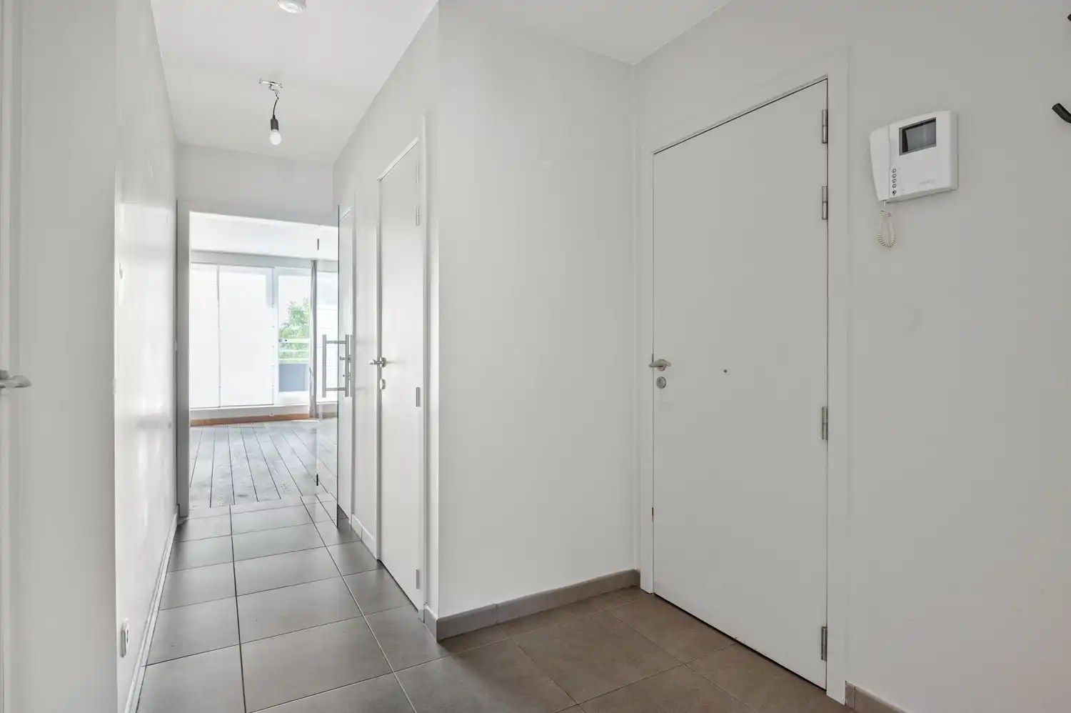 Gezellig appartement met 2 slaapkamers, terras en garage in het centrum van Wommelgem foto 4