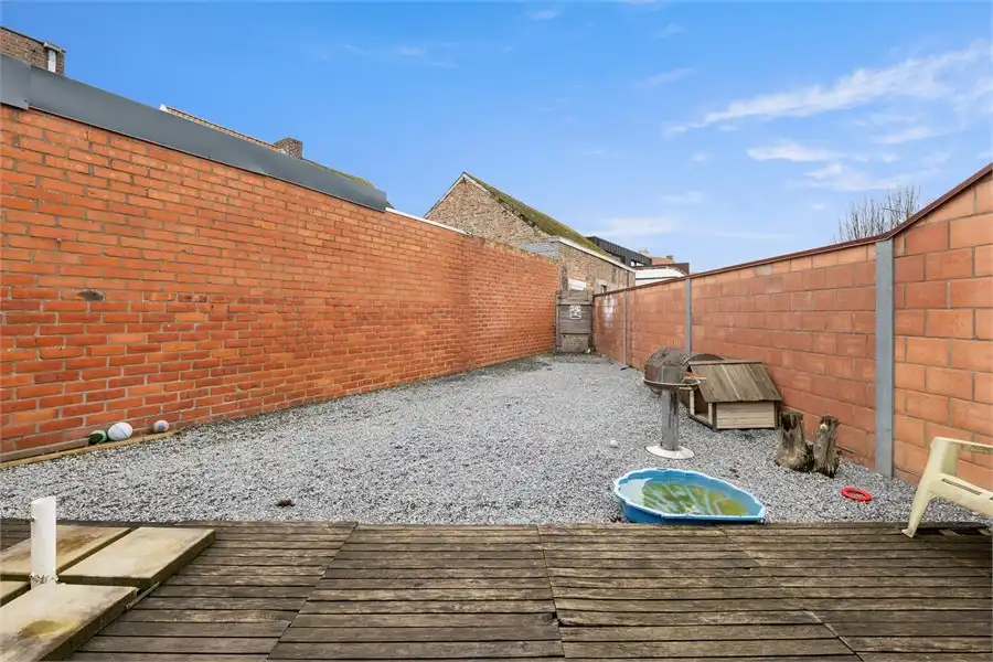 RUIM HANDELSPAND MET WOONST IN SINT-TRUIDEN foto 25