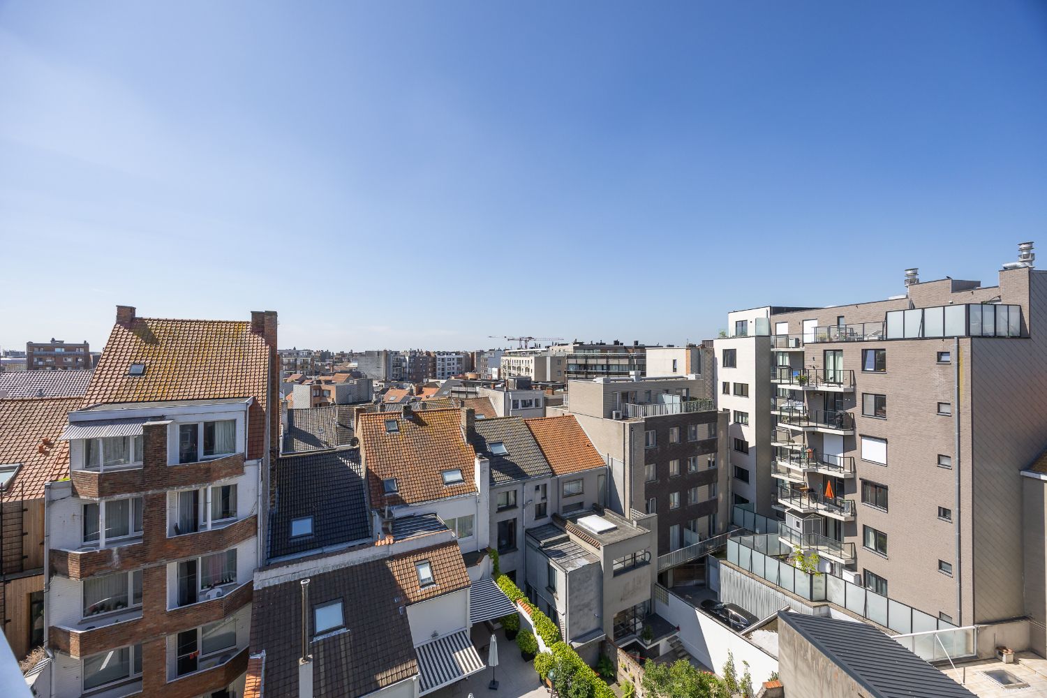 Gerenoveerd twee slaapkamer appartement op centrale ligging foto 21