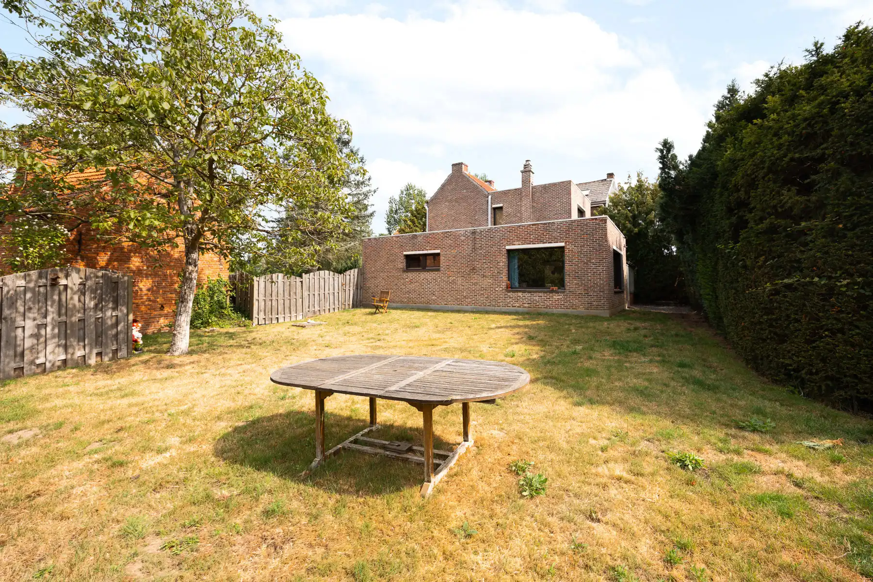 Prachtig groen gelegen renovatiewoning met prachtige tuin foto 17