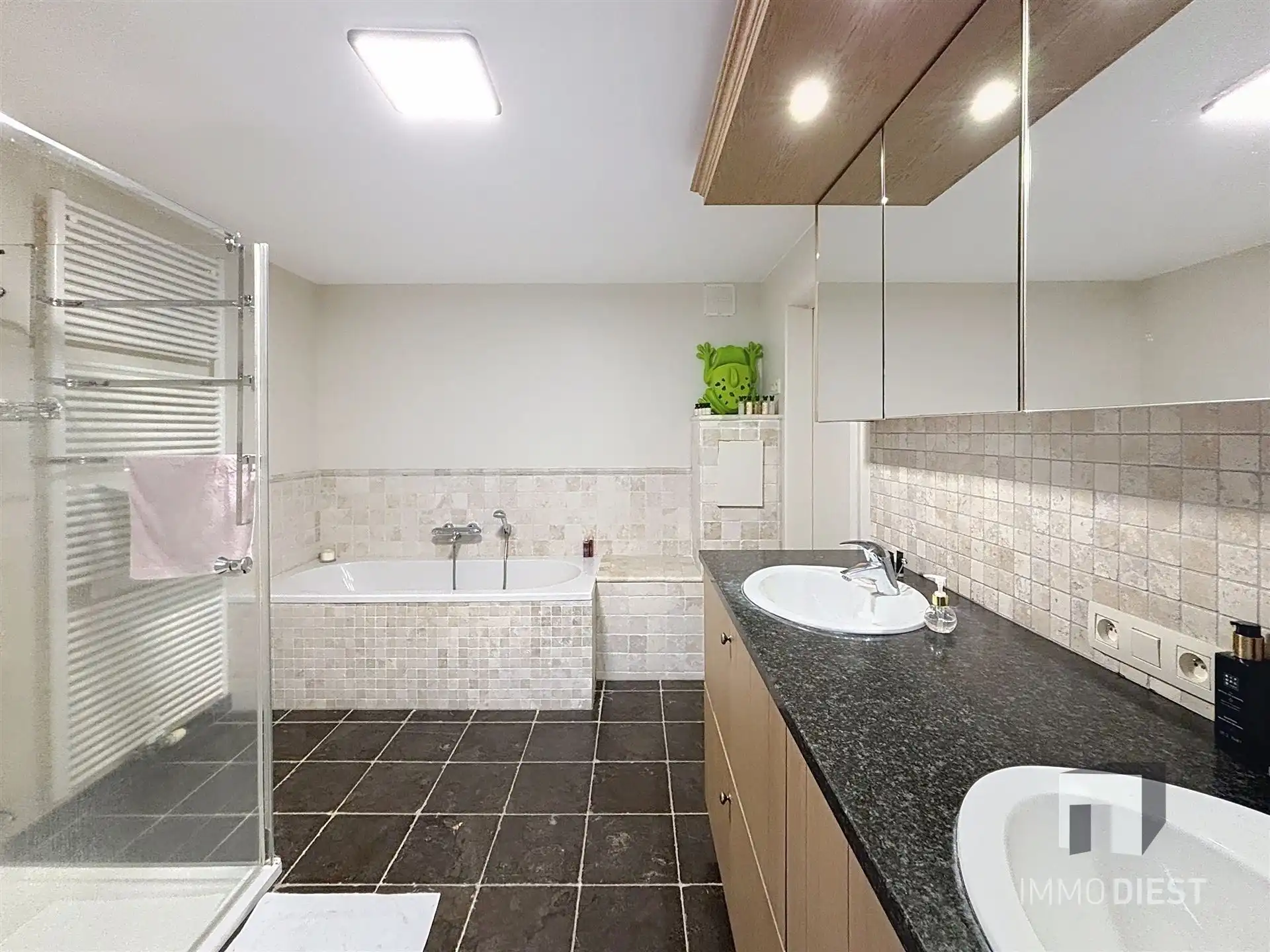 Klasse villa met moderne inrichting in Paal foto 45