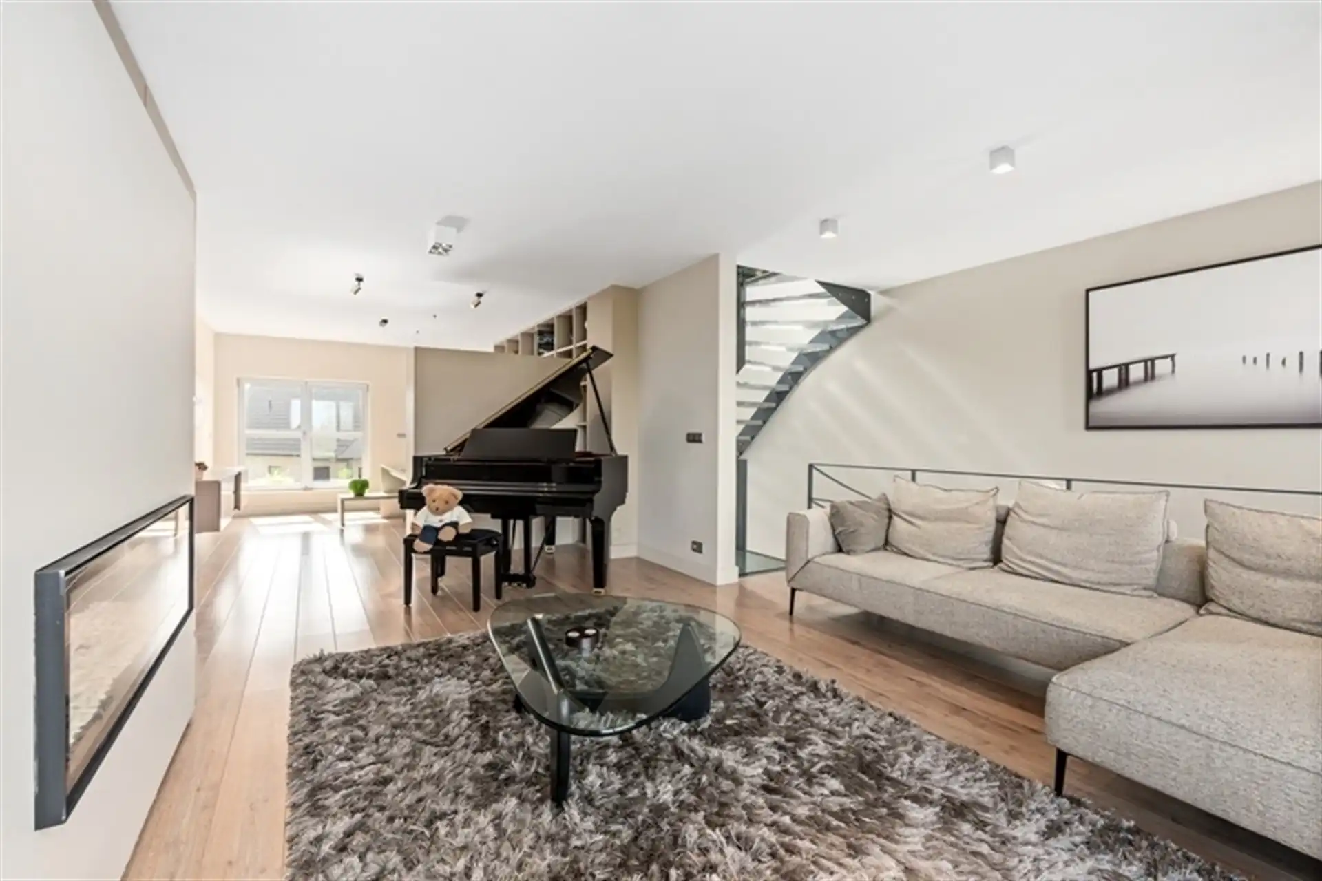 Klassevolle moderne woning foto {{pictureIndex}}