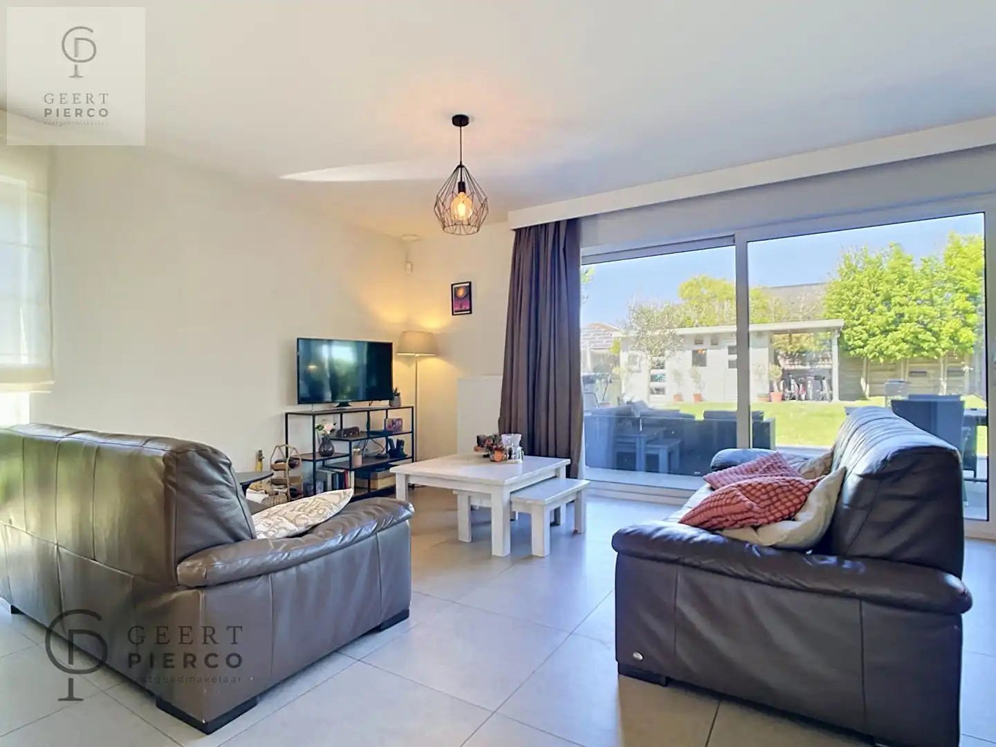 Knappe Villa in residentiële woonwijk foto 7